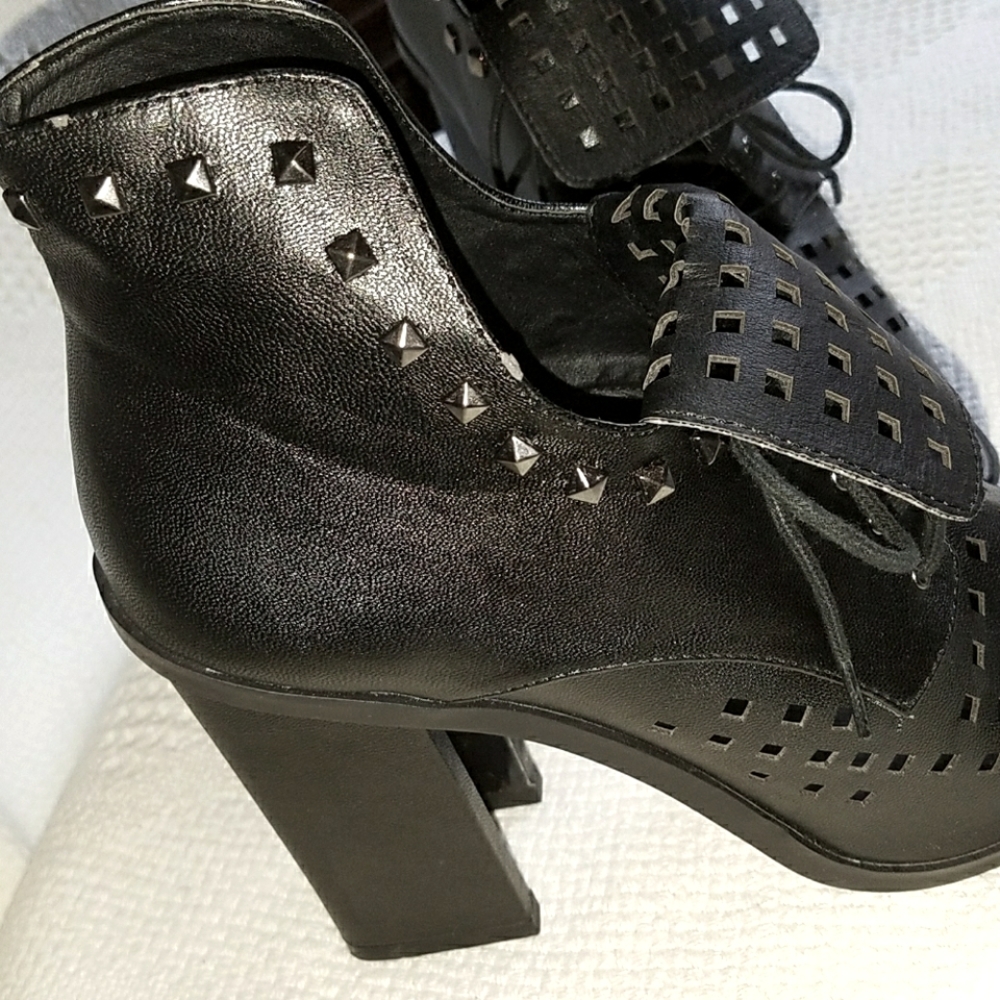 HOLIDAY SALE!!! LAST ONE LEFT -  Women's Leather Open-Toe Shoes